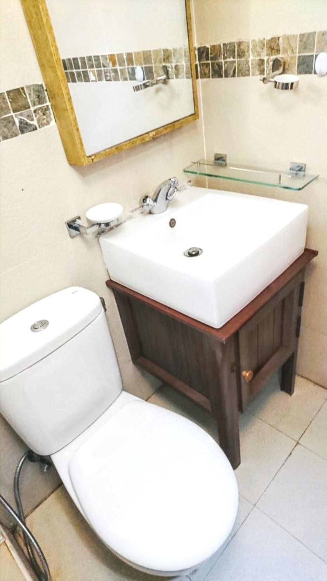 Spacious House In Flic En Flac With Shared Pool 외부 사진