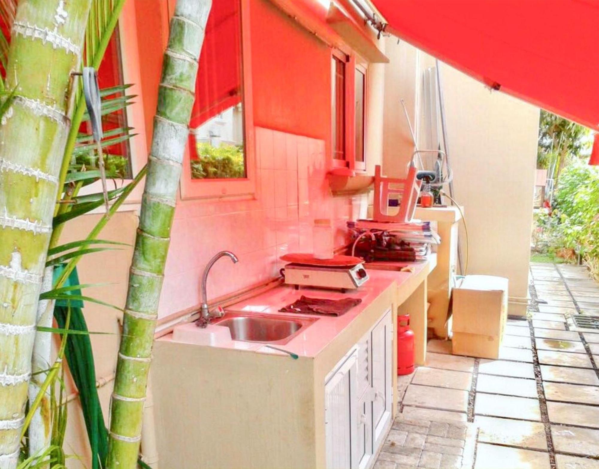 Spacious House In Flic En Flac With Shared Pool 외부 사진