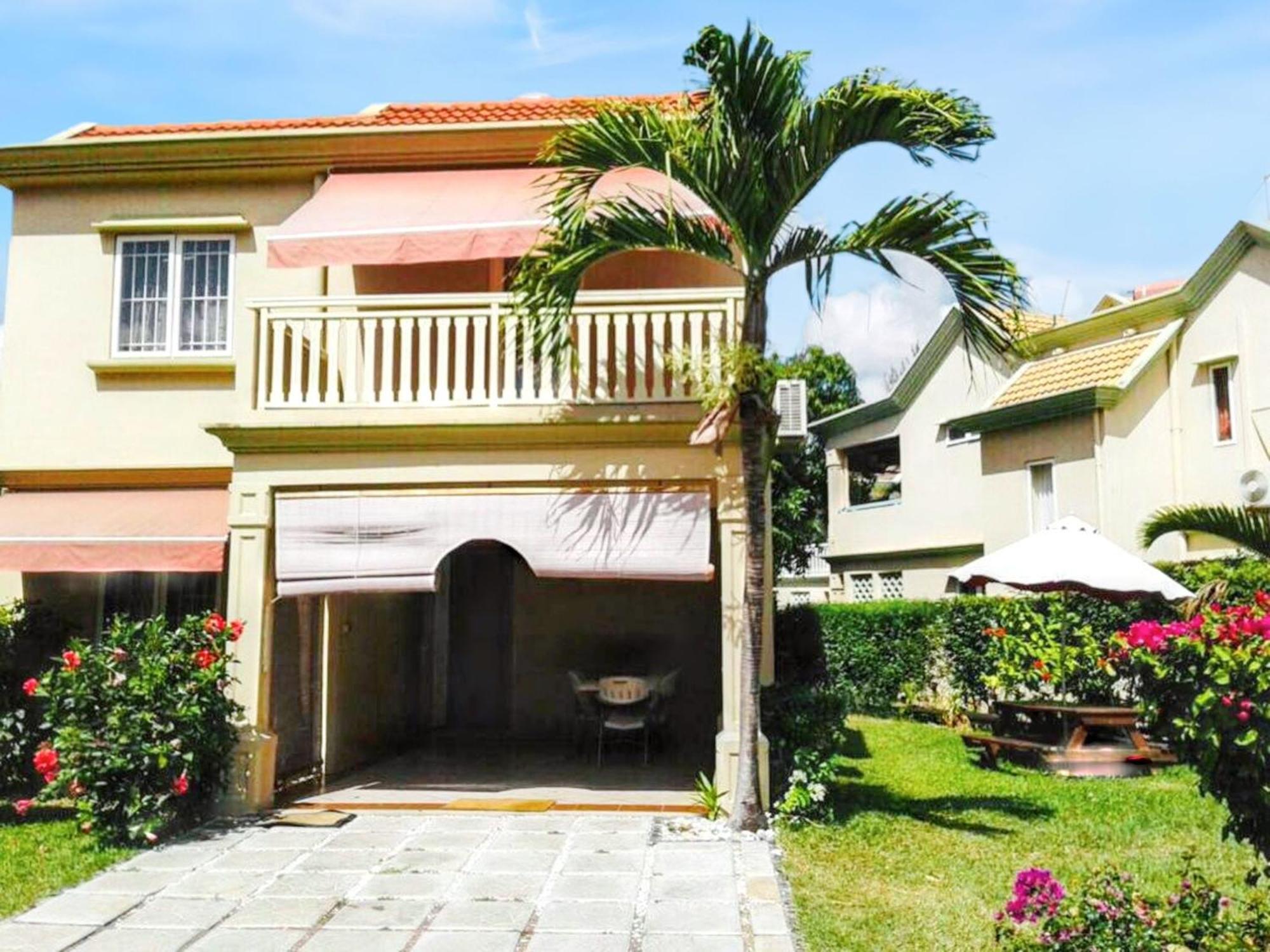 Spacious House In Flic En Flac With Shared Pool 외부 사진
