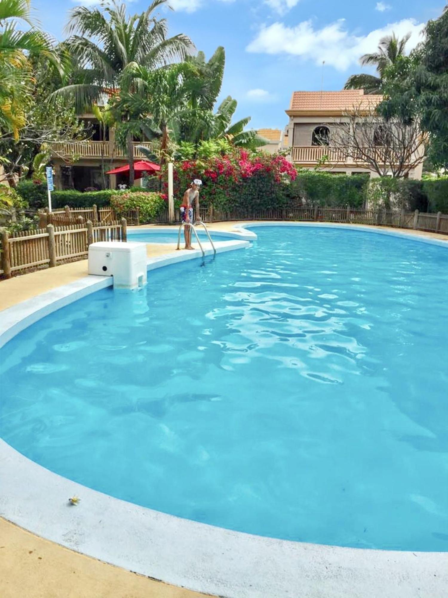 Spacious House In Flic En Flac With Shared Pool 외부 사진