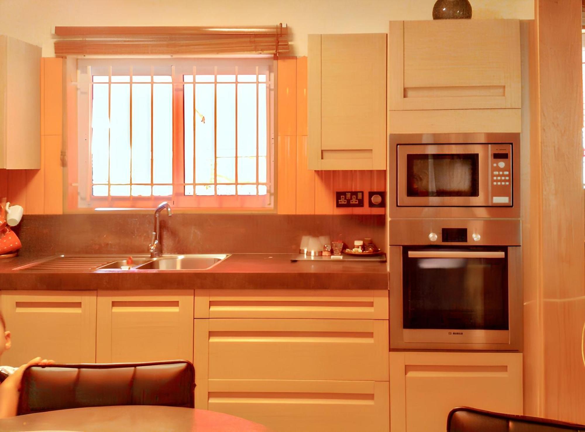 Spacious House In Flic En Flac With Shared Pool 외부 사진